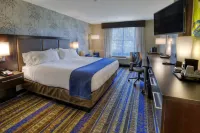 Holiday Inn & Suites TUPELO NORTH by IHG Hotels in 