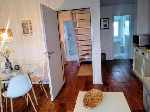 一卧室公寓（带阳台）