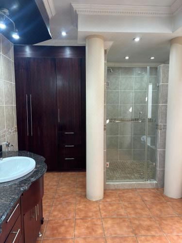 豪华特大床套房