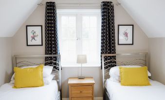 Red Mullions Guest House - Housity
