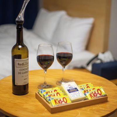 [Romantic Wine Package]Standard Double Room+Wine Aerator&Glass 이천 골든 플래닛 호텔 쿠폰