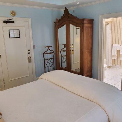Room, Private Bathroom (Dilworth) Morehead Inn Promo Code
