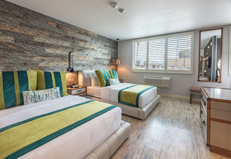 Lexen Hotel - North Hollywood Near Universal StudiosPreferred Two Queen Room