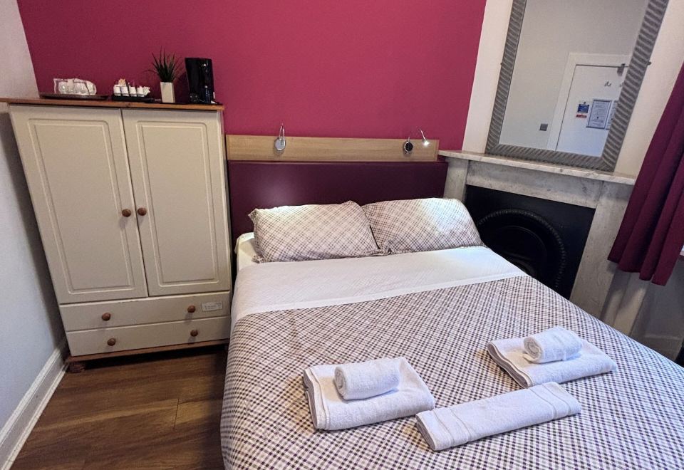 双人房，共用浴室（3楼，无电梯）