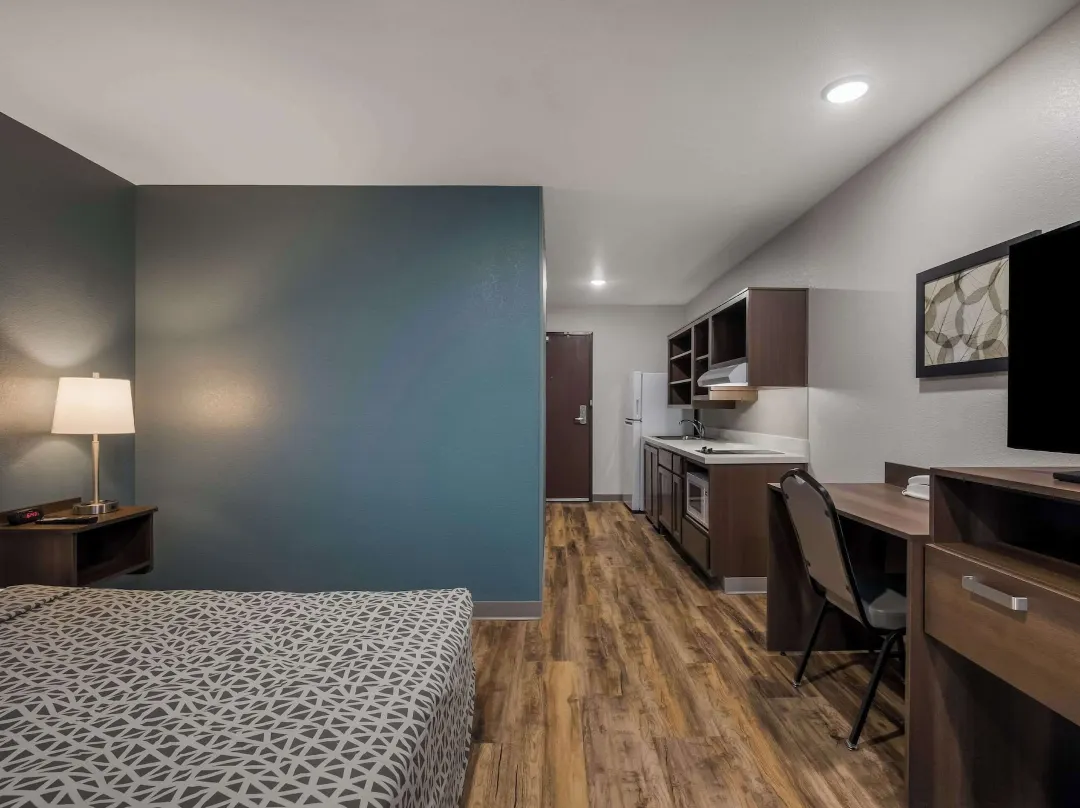 Woodspring Suites Milwaukee - Menomonee Falls - Milwaukee, WI