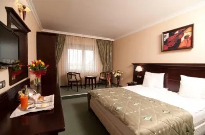 Hotel Rapsodia City Center Hotel di 