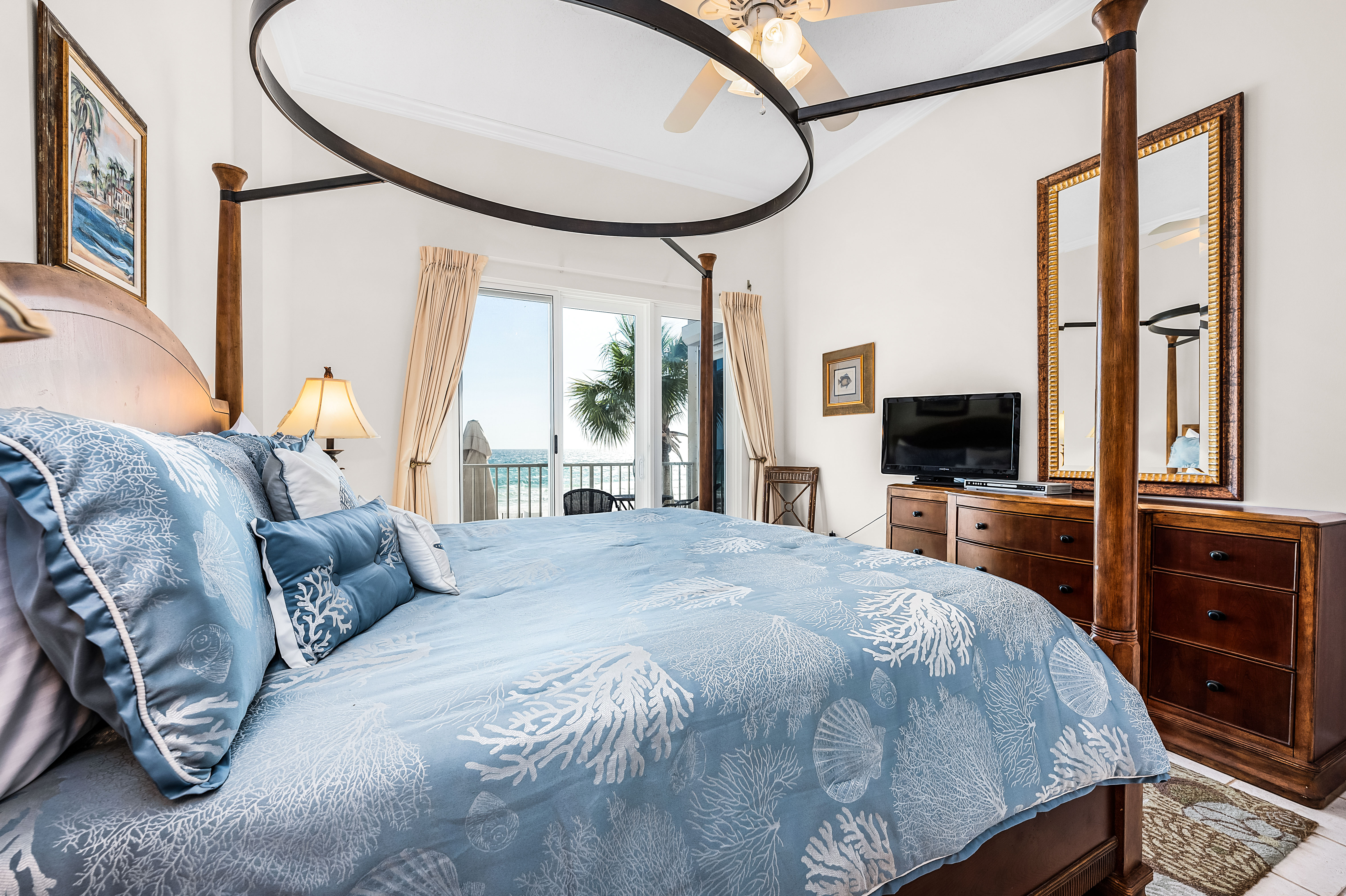 Charming Beach Retreat With Gulf Views-Inviting Tropical Haven