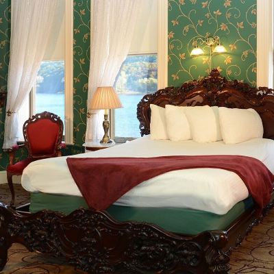 Vault Suite Water Street Inn Promo Code