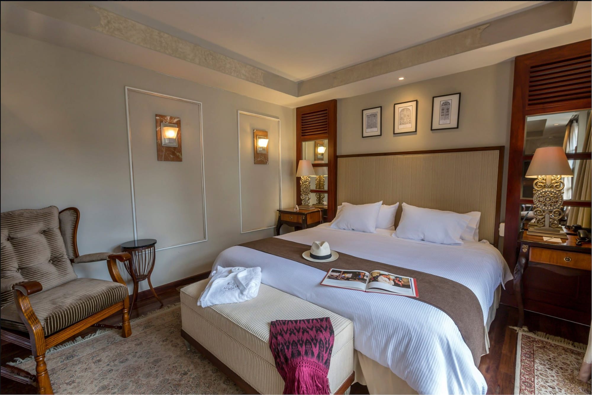 豪华特大床套房 - 带梳化床