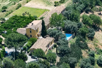 Azienda Agrituristica le Puzelle Hotele w: 