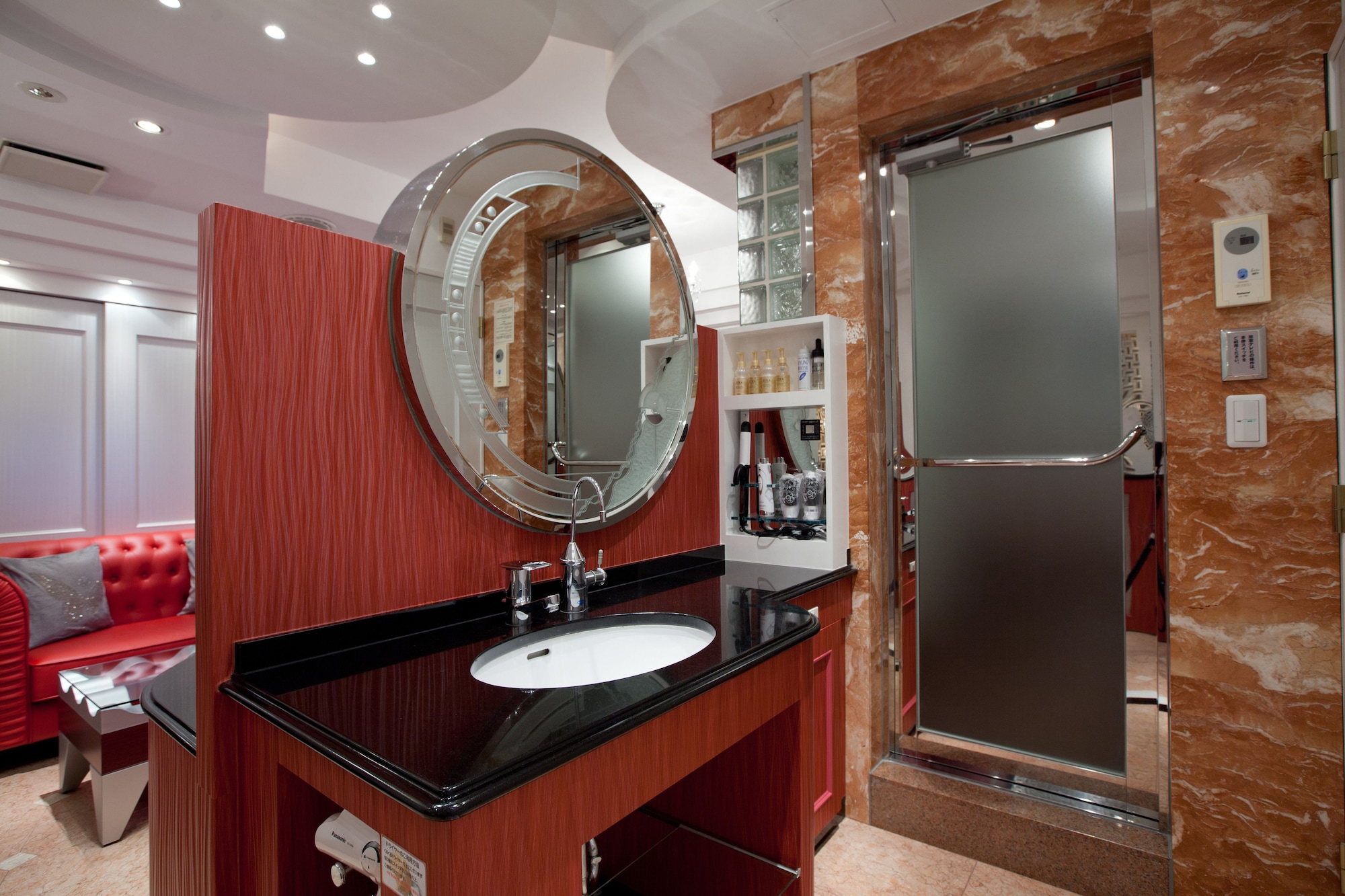 豪华房，1张大床（干桑拿）