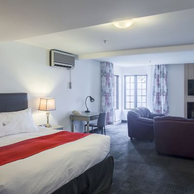 Deluxe Room, 1 King Bed, Jetted Tub, River Side L'Auberge du Lac St-Pierre Promo Code