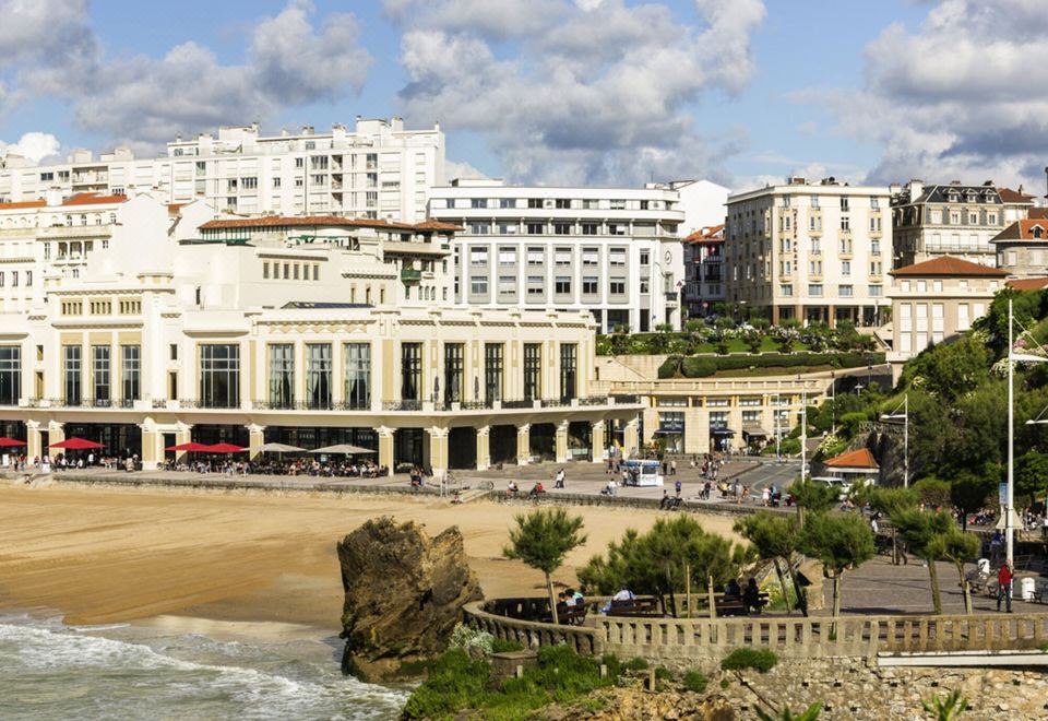 Hotel Plaza Biarritz Plage - Handwritten Collection - Housity
