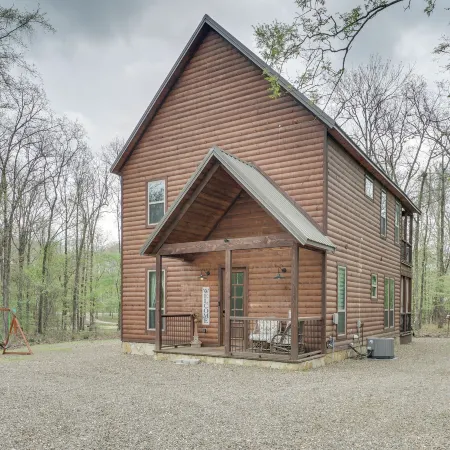 Hot Tub and Fire Pit Broken Bow Retreat! Отели в г. Брокен Боу