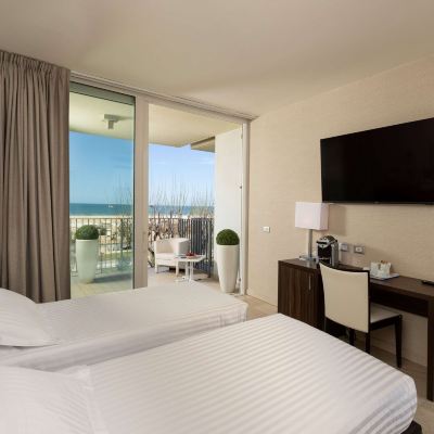 尊享雙人房，帶陽台，可俯瞰大海 裏米尼朗格馬雷美居酒店優惠