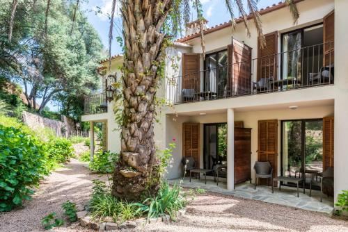 带花园侧面和露台的双人房