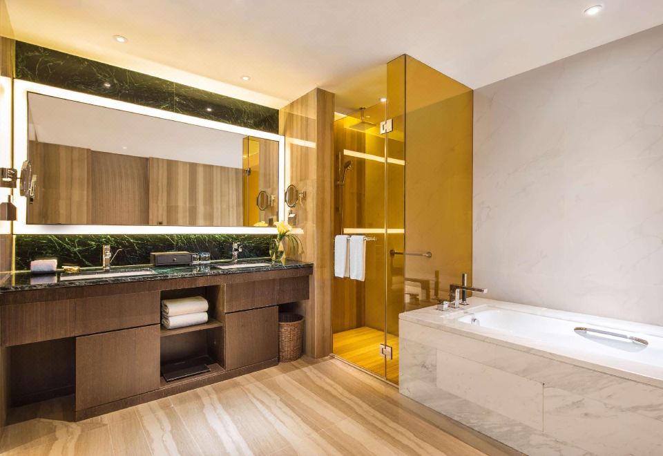 Radisson Blu Shanghai Pudong JinqiaoExecutive Suite