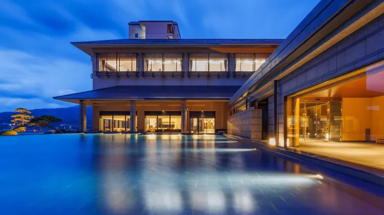 HOTEL OOSADO （ホテル大佐渡） 外観