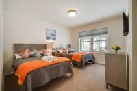 Lake House in the Summer, Ski Chalet in the Winter, Dog Friendly!