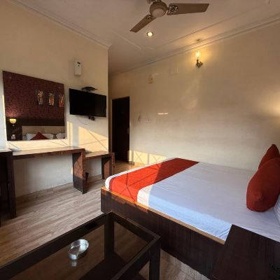 Deluxe Room-Non View Palm Village Resort Promo Code