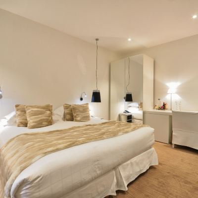 Prestige Room Renoir Promo Code