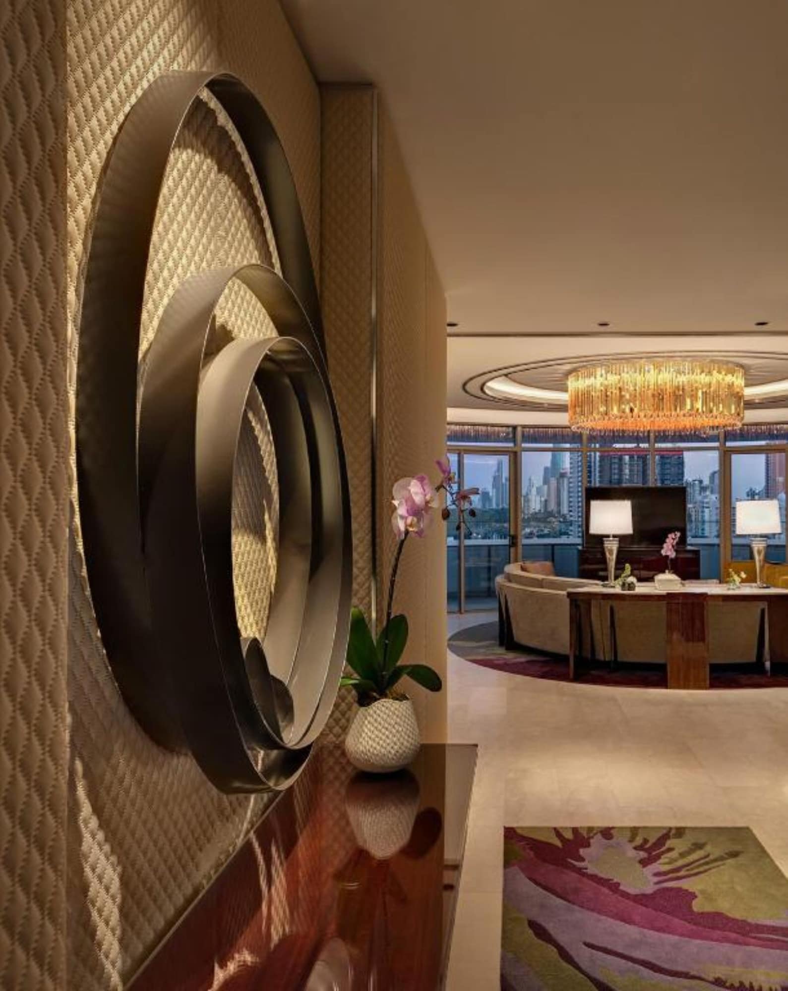 顶层豪华媒体套房