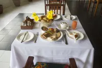Antonio Beach Tree House Hotel & Spa