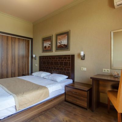 One-Bedroom Apartment Kantar Hotel Promo Code
