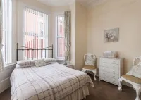 Kingswood Guest House Hotels in 