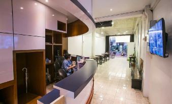 The Port Hostel - Housity