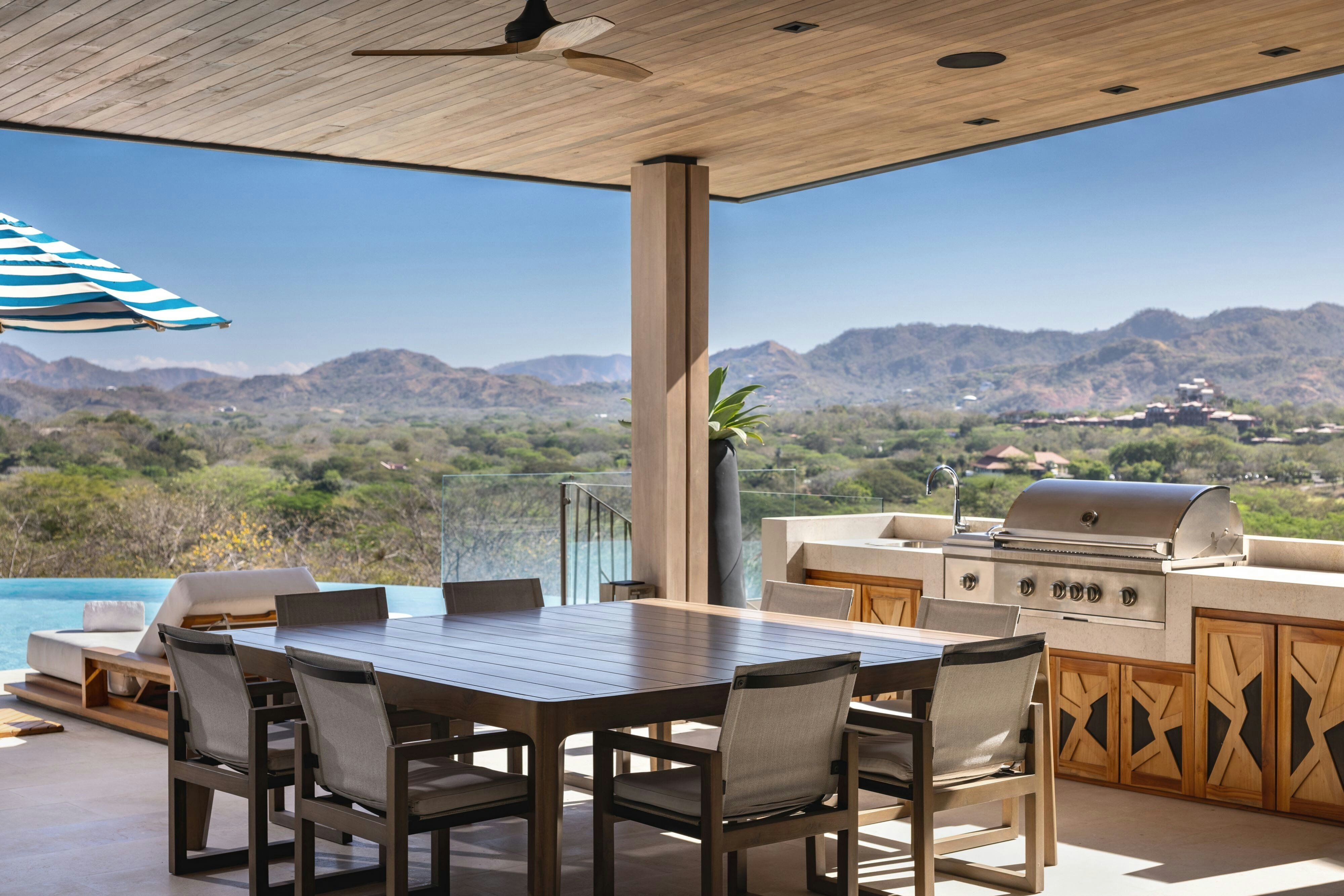 四臥室公寓，海景，私人泳池