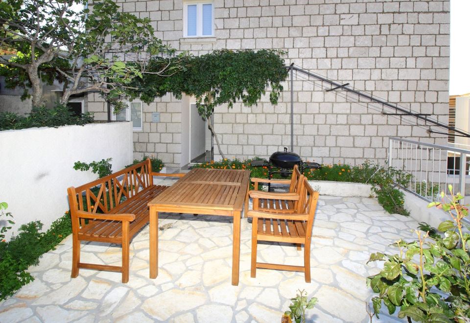 Hotel Apartments Dubreta, Exterior, Hotel Exterior