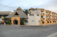 Hotel Palapa Palace Inn Отели в г. 