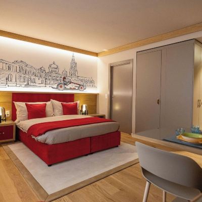 Family Studio Suite, 1 Queen Bed with Sofa Bed, Balcony Los Lorentes Residences Promo Code