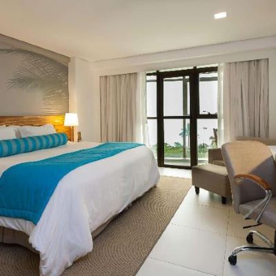Suite-1 King Bed, Non-Smoking, Wi-Fi, Ocean Front, Whirlpool Bath, Flat Screen Television