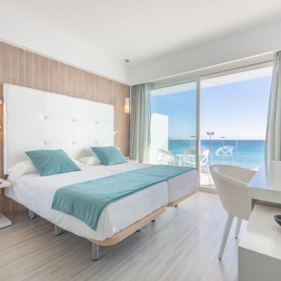 Double Room With Balcony And Sea View