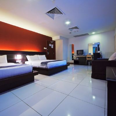 Bilik Deluxe King Kupon Kinabalu Daya Hotel