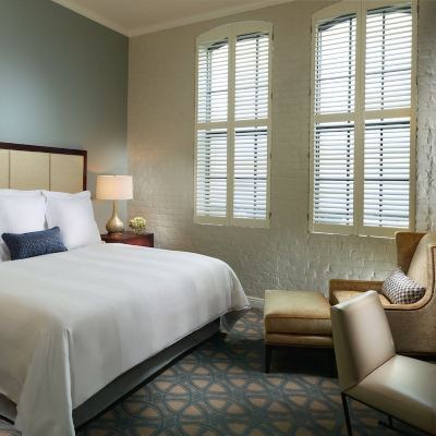 Suite, 1 King Bed (Hospitality Loft Suite)