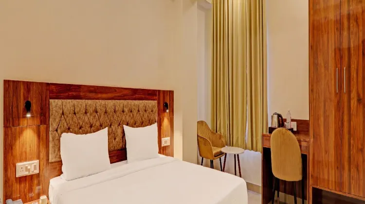 Hotel Heera Grand Room