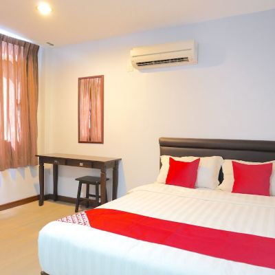 Bilik Deluxe Double Kupon OYO 89544 Utama Inn