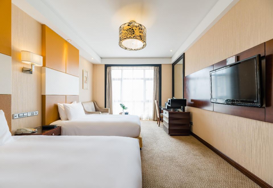 S&N Grand Hotel ChaohuDeluxe Panoramic Twin Room