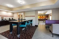 La Quinta Inn & Suites by Wyndham Houston Bush Intl Airpt E