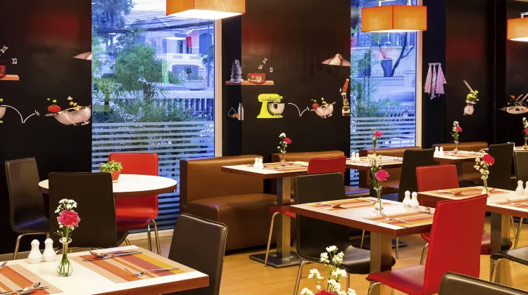 Ibis Vientiane Nam Phu 食事・レストラン