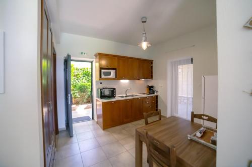 带私人泳池的别墅-阿格诺