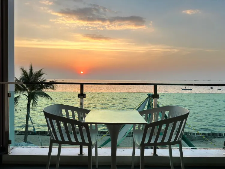 Suite With Sea Front View