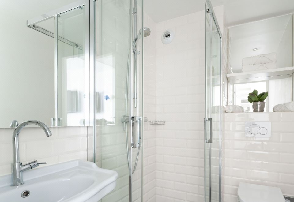 Single Room-Complimentary Soft Minibar, Courtesy Tray, Digital Press, Fitness, Sauna