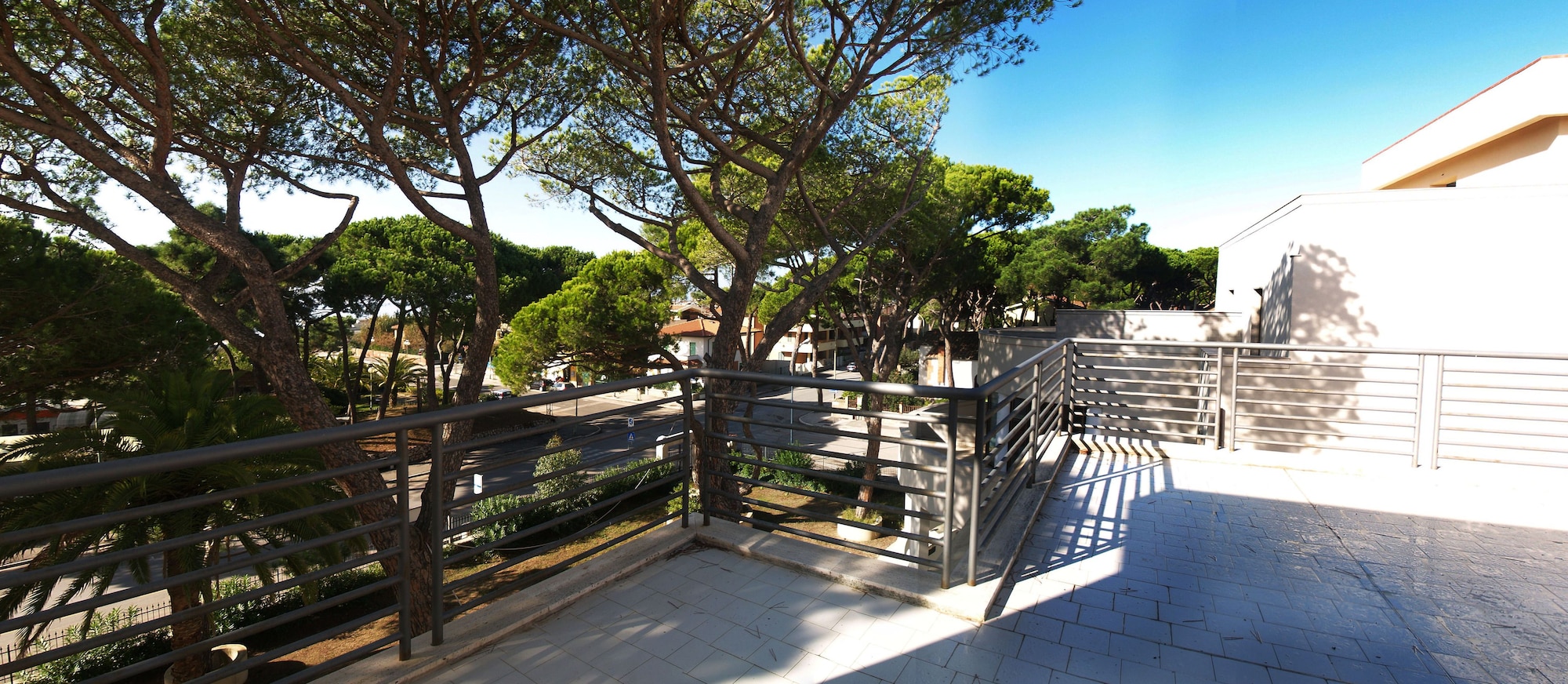 带露台的高级双人间或双床间