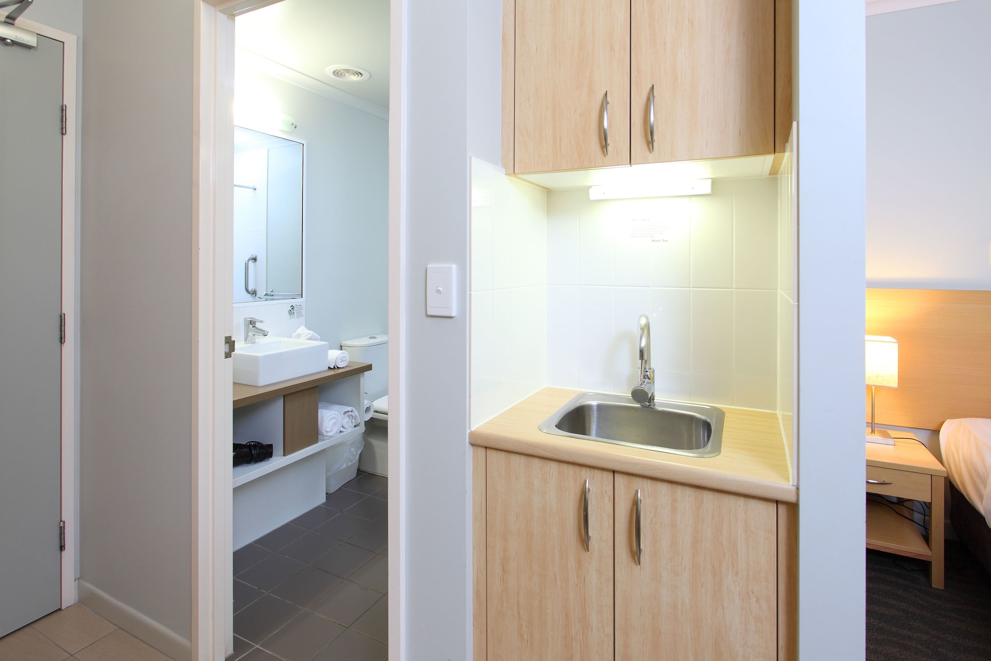 一樓單間公寓 – 部分帶海灣景觀的陽臺