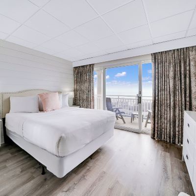 Deluxe Queen Suite with Kitchenette and Ocean View Montreal Beach Resort Promo Code