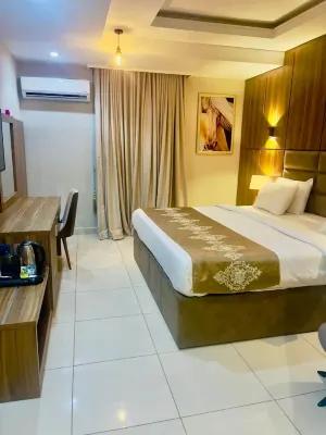 Pinnatech Suites Awka Hôtels à : 